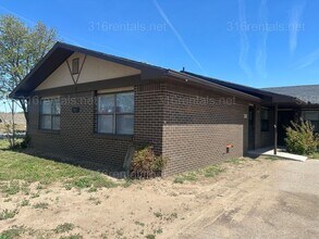 Building Photo - 379 E Marion Ct