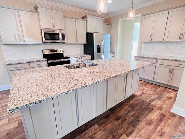 Foto del edificio - 114 Summer Pointe Ln NW