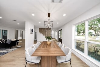 Building Photo - 5614 Oakhaven Ln