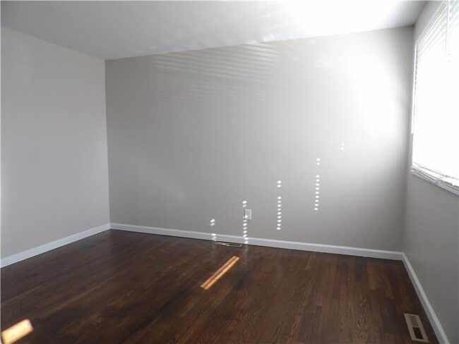 Foto del edificio - 122 Tracy Ln