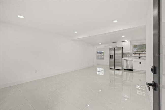 Foto del edificio - 2134 Catalina Dr