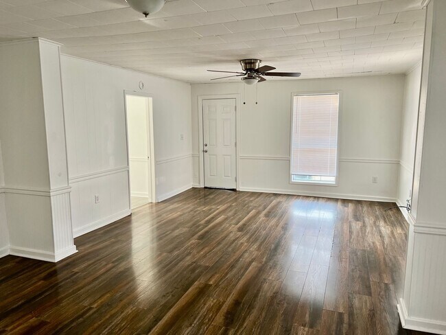 Foto del edificio - 3 Bedroom 1 1/2 Bath – For Rent!