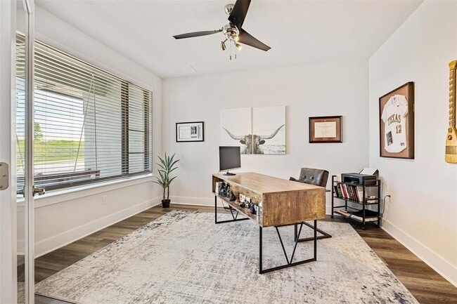 Building Photo - 7600 Hillock Terrace