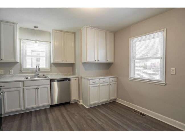 Foto del edificio - 5247 Dupont Ave N