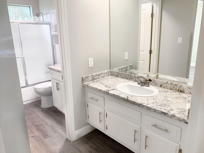 Interior Photo - Vio Cerritos