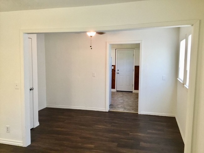 Building Photo - 2 br, 1 bath House - 817 Bell Drive