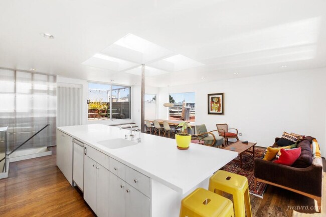 Building Photo - 58 Dolores Terrace