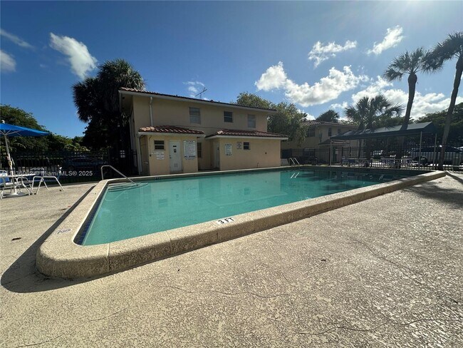 Foto del edificio - 3210 NW 103rd Terrace