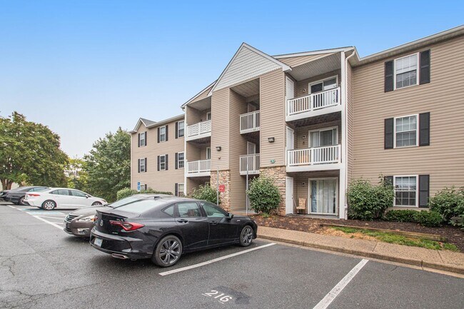 Foto del edificio - 3BD 2BA condo In Stafford, VA