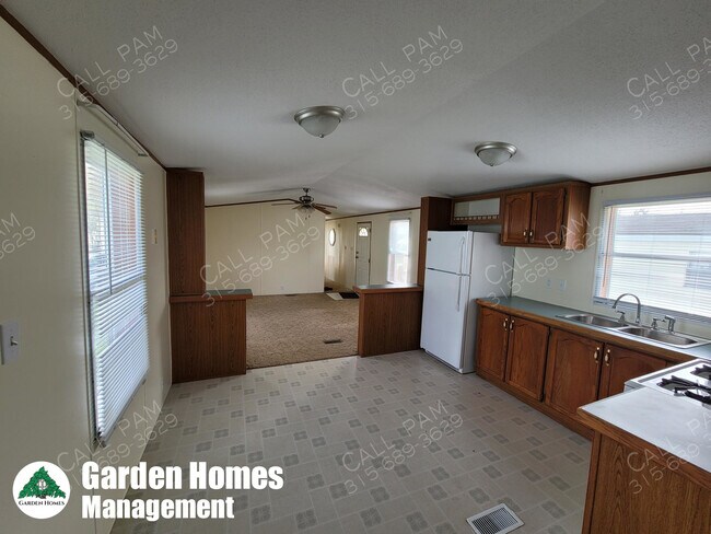 Building Photo - 9 Cedar Ln