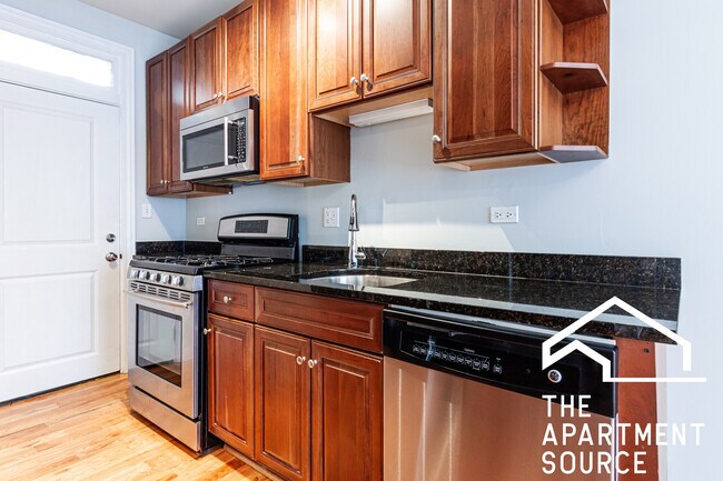 Foto del edificio - 736 W Addison St