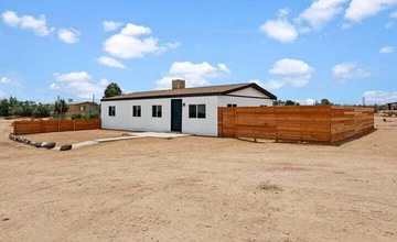 Building Photo - 1266 Cambria Ave