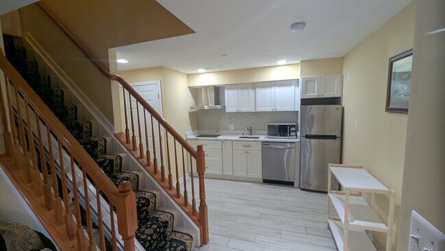 Foto del edificio - 4688 Woodland Rd