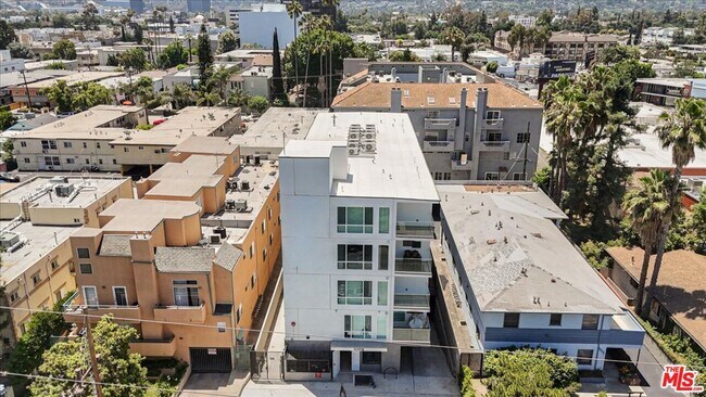 Foto del edificio - 10918 Camarillo St