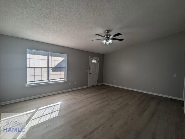 Foto del edificio - 971 Yale Ct