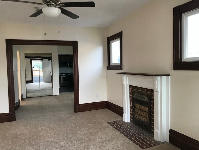 Building Photo - 1110 19th St