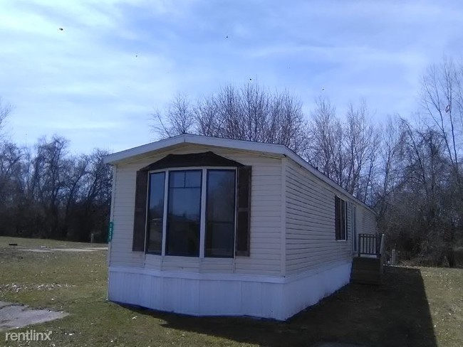 Building Photo - 3 br, 1 bath Mobile Home - 1079 Hemlock Drive