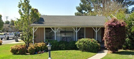 Building Photo - 901 Kirby Dr