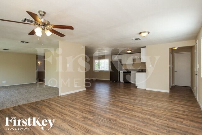 Foto del edificio - 3826 W Griswold Rd