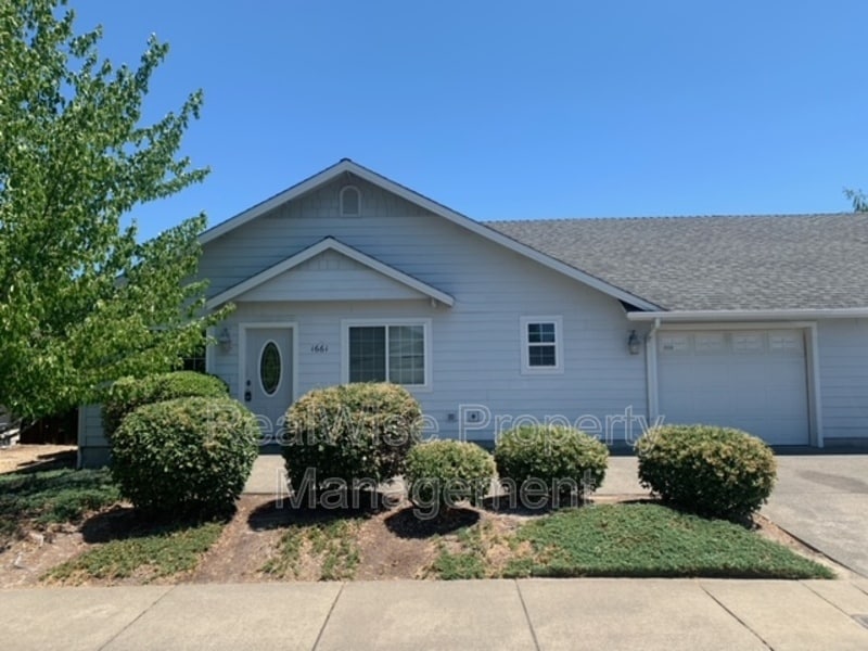 1661 Tweed Blvd, Grants Pass, OR 97527 Condo for Rent in