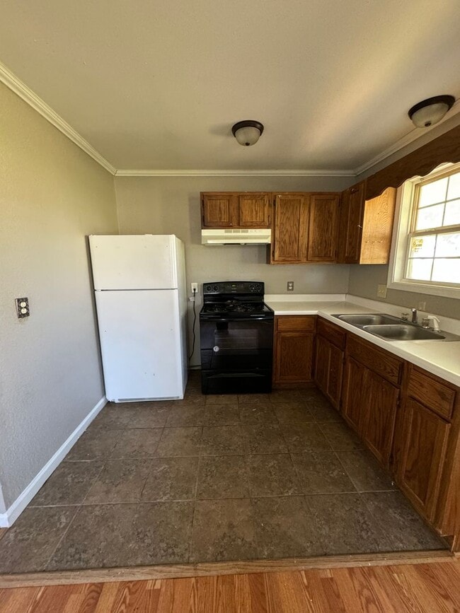Building Photo - 1 Bed / 1 Bath in Bono Available Now