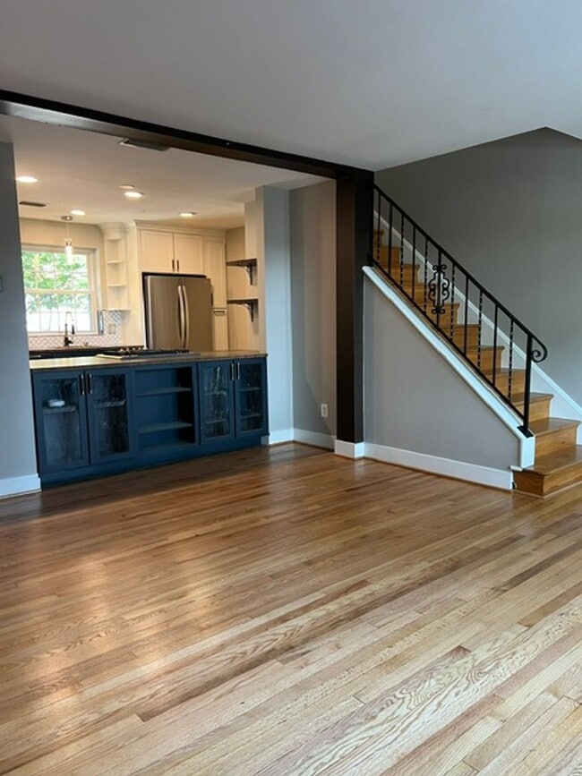 Building Photo - 209 Burgess Ave