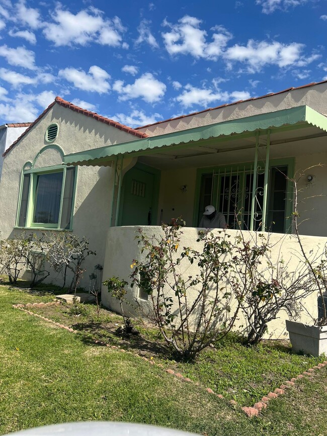 Building Photo - 1236 S Highland Ave