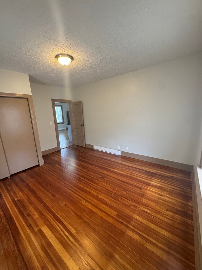 Foto del edificio - 78 Wheatland Ave