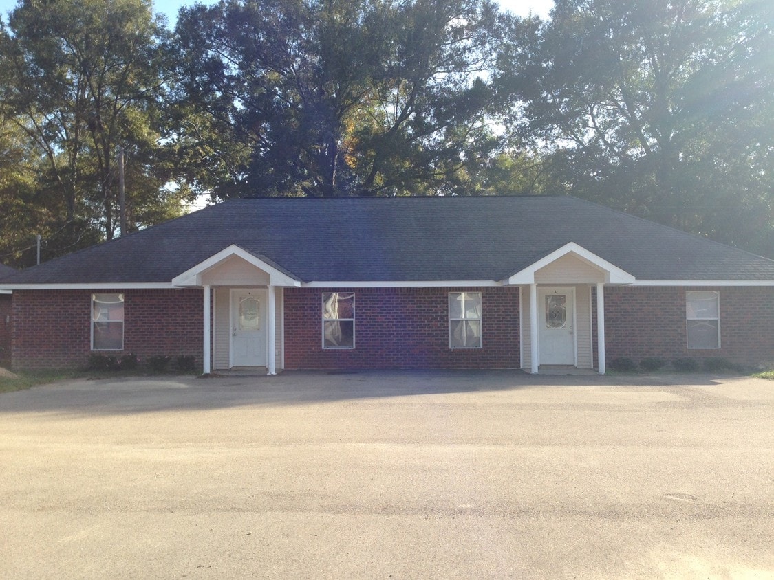 Primary Photo - 46160 Randall Rd