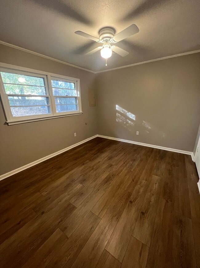 Building Photo - 116 Willow Ln