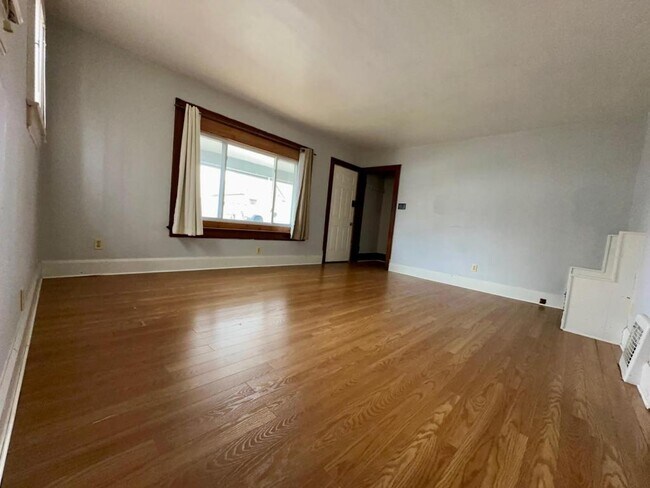 Foto del edificio - 669 1/2 Grant St.