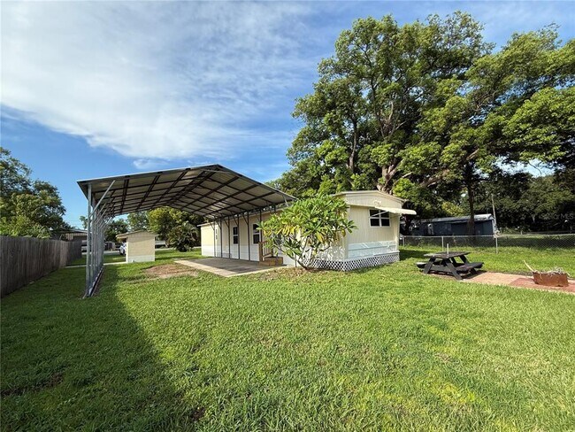 Building Photo - 255 Trailer Ln