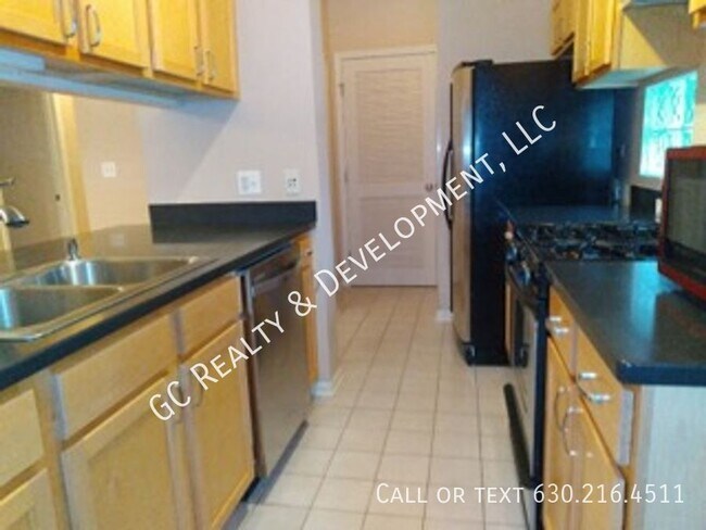 Photo - 1225 N Orleans-Unit 603 Apartment