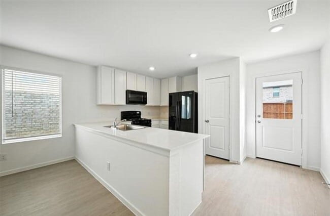 Foto del edificio - 205 Ashbrook St