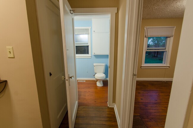 Foto del edificio - Spacious 3 bedroom, 1 bath Home - Availabl...
