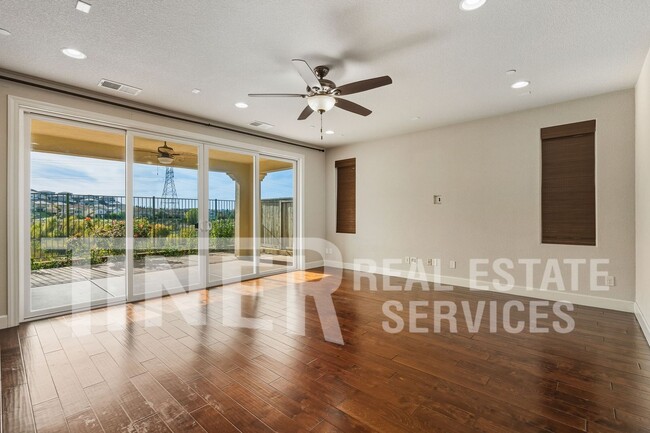 Building Photo - 7542 Pesaro Dr