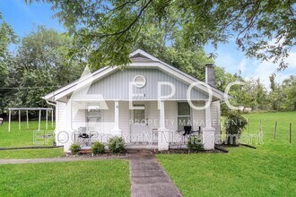 Building Photo - 1615 Zeverly St