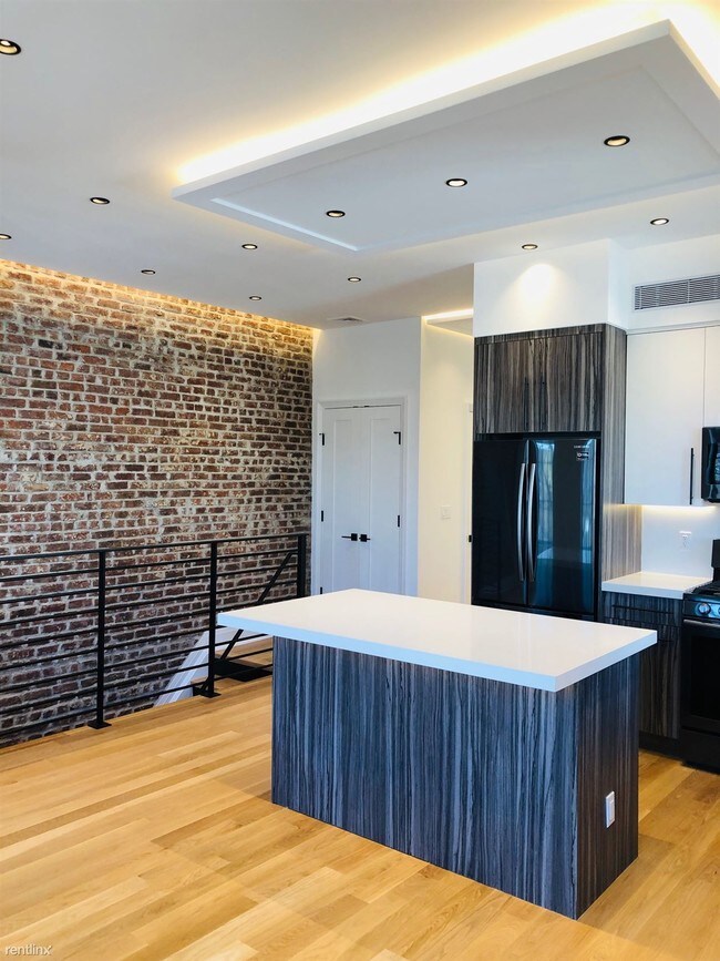 Foto del edificio - 3 br, 2 bath  - 2112 36th St