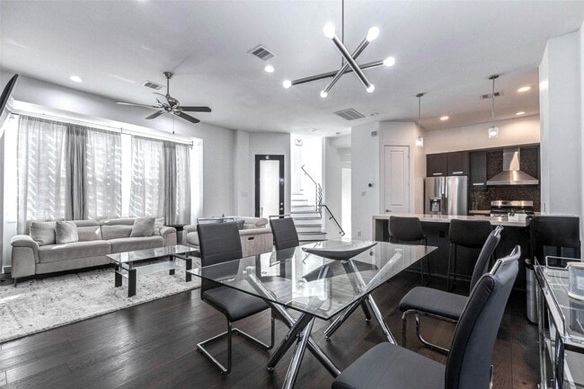 Foto del edificio - 5715 Larkin St