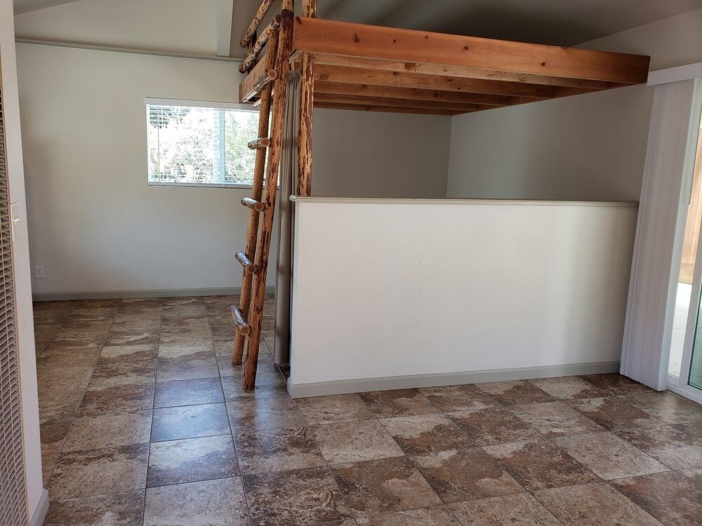 Building Photo - Rural Living Studio
