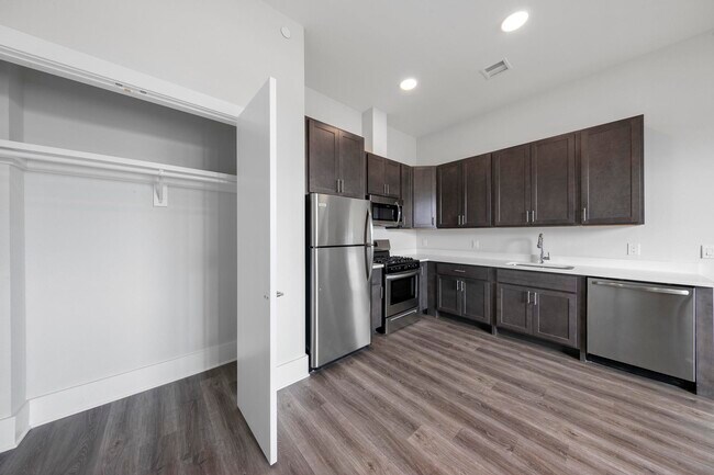 Foto del edificio - 660 Grand St