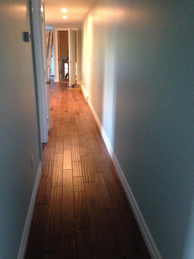 hardwood - 25 Falconer St