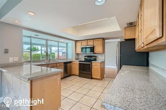 Foto del edificio - 3 br, 2 bath House - 1185 SW 28th Ave UNIT
