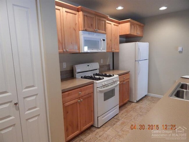 Building Photo - Great house in town