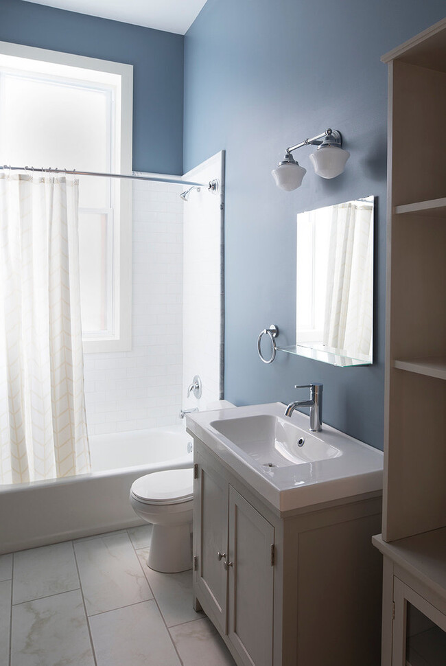 Bathroom - Bolton - 1323 Eutaw Place