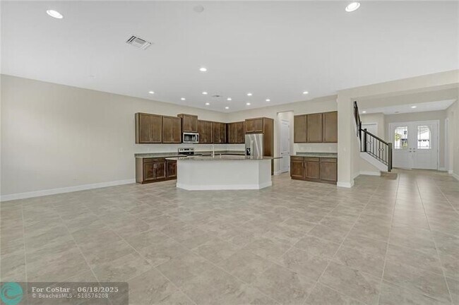 Foto del edificio - 14989 RedCove Pl
