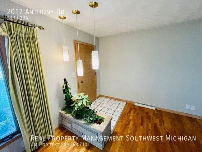 Building Photo - 2017 Anthony Dr
