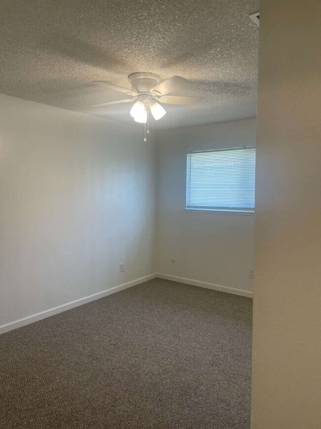 Foto del edificio - Move in Special! "$200 of 1st months rent"  Cozy 2 Bedroom Apartment in N Merced