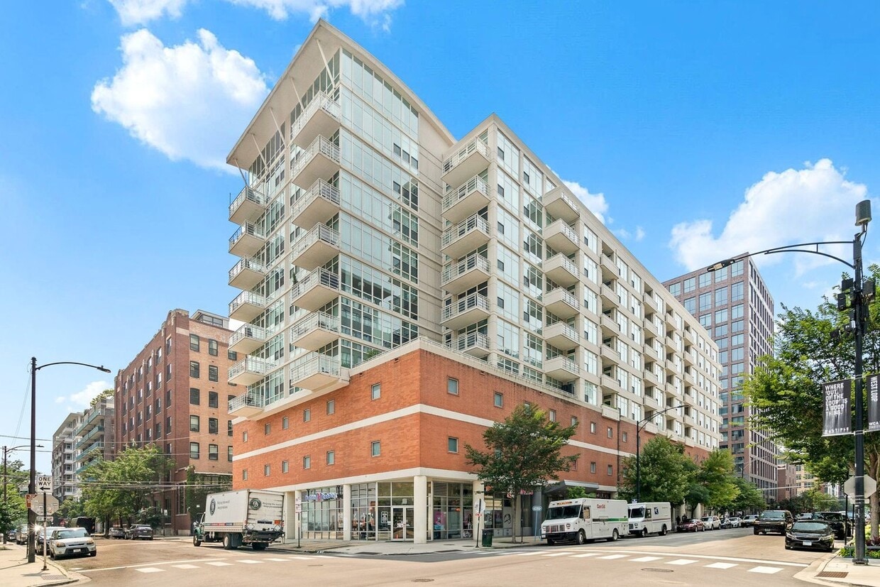 Primary Photo - 909 W Washington Blvd