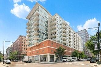 Building Photo - 909 W Washington Blvd
